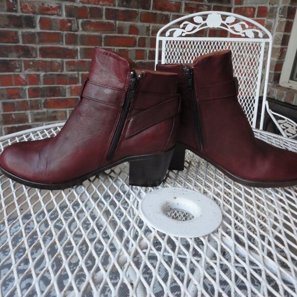 BOC Born Concepts Women's Burgundy Red Ankle Zipper boots Size 7 - Picture 4 of 8